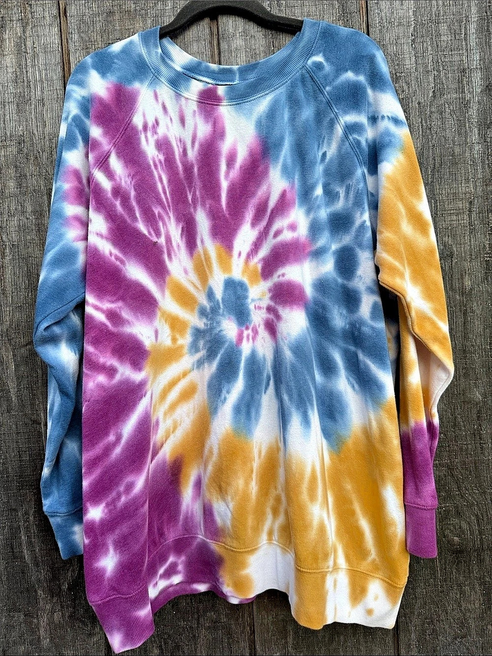 TORRID Tie-Dye Sweatshirt in Blue, Purple & Yellow Size 2 Comfy Cozy Active